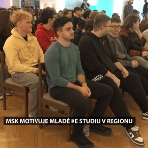 GLOW UP UNIVERZITNÍ TOUR 